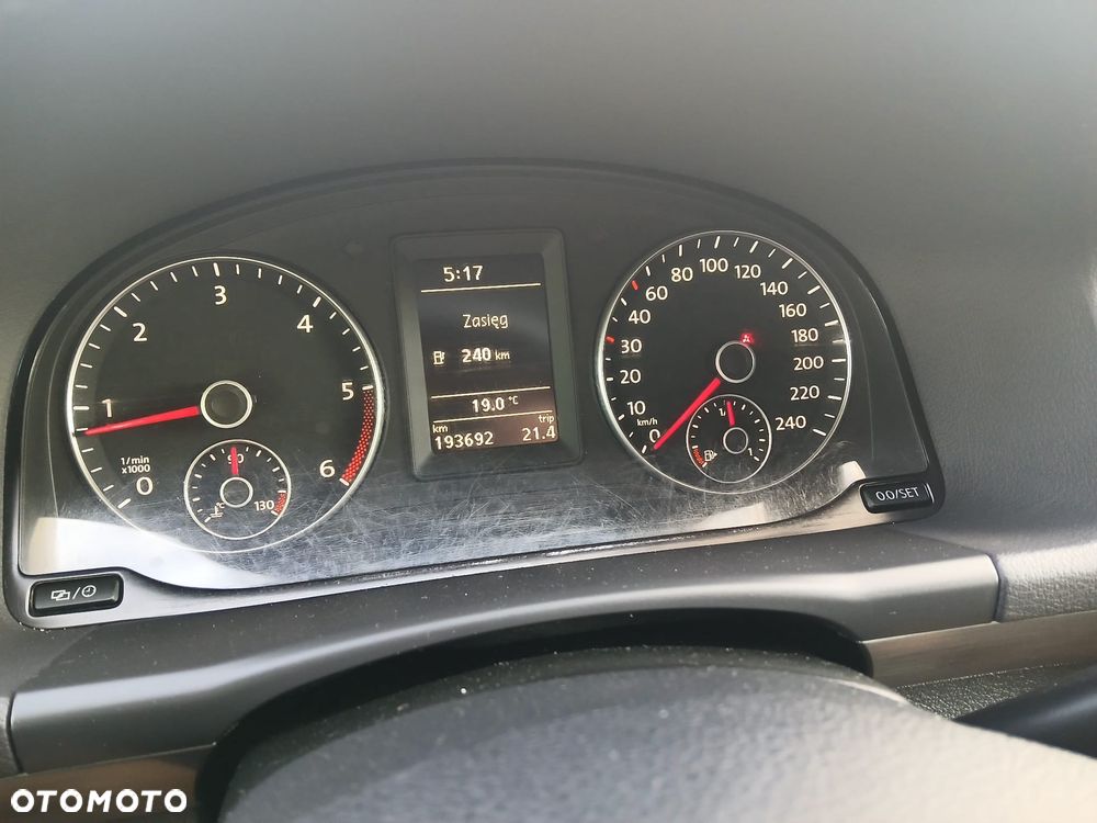 Volkswagen Touran - 22