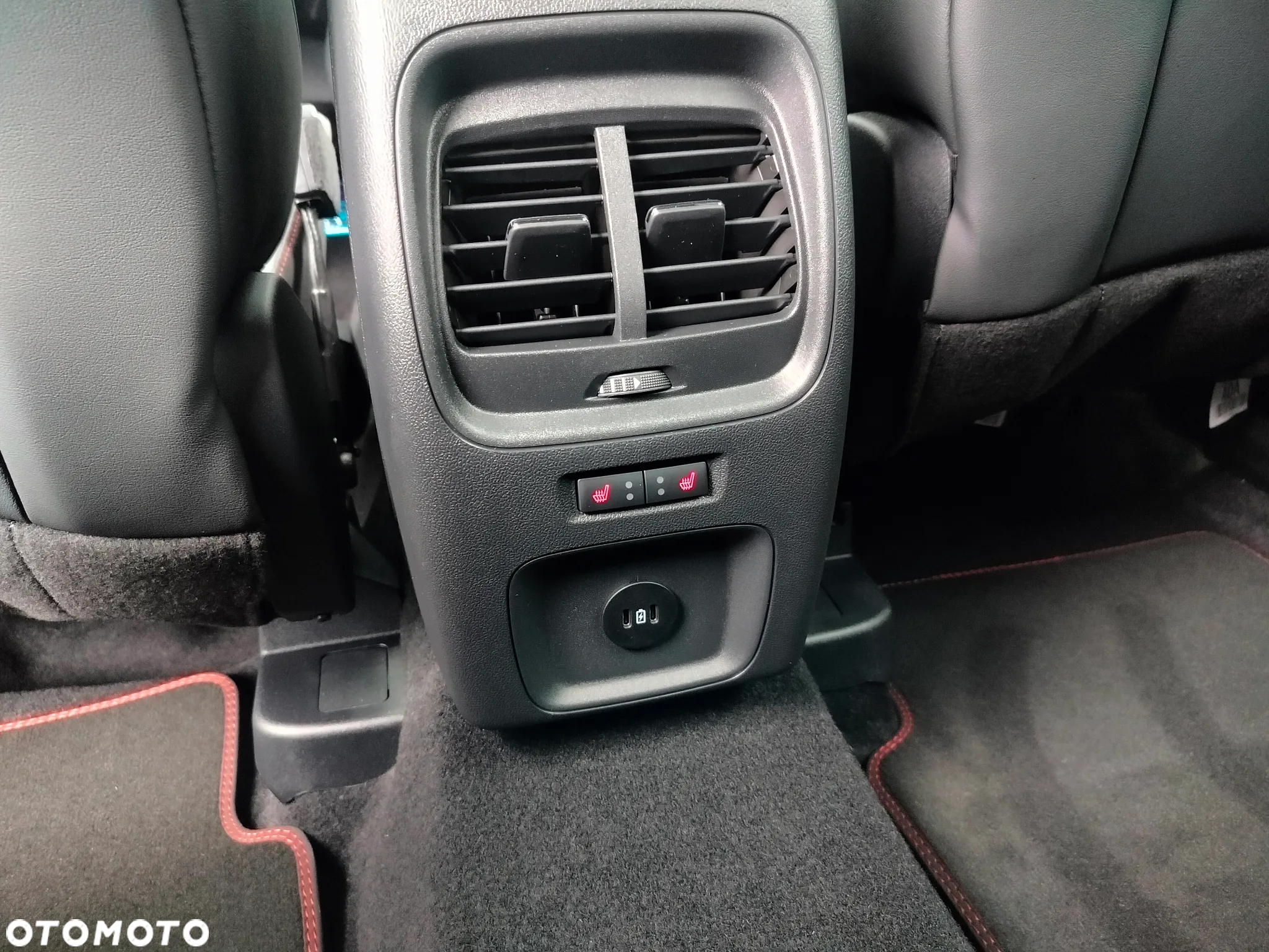 Ford Kuga - 25