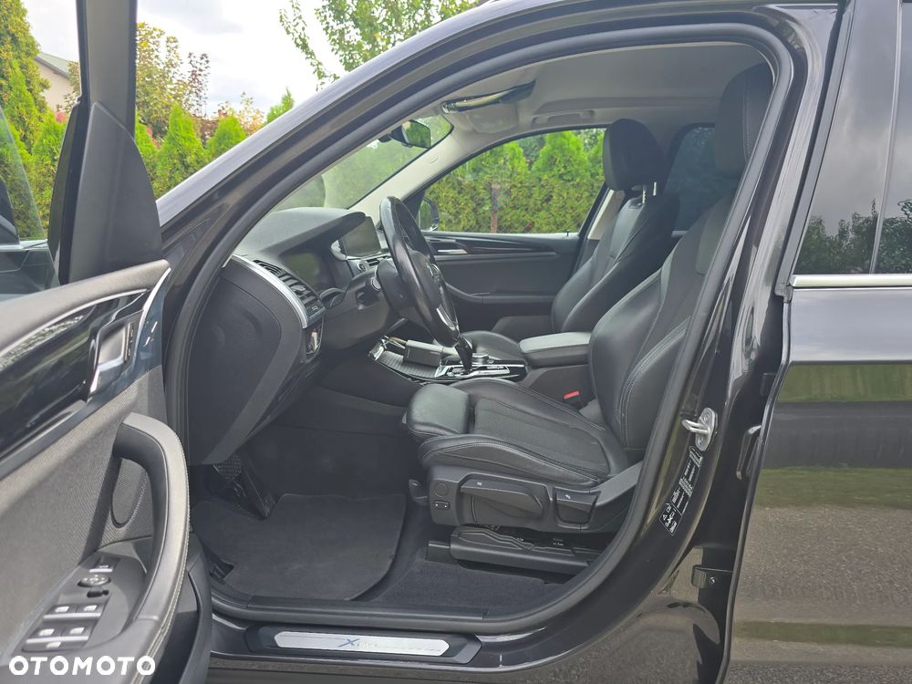 BMW X3 xDrive20i Luxury Line - 13