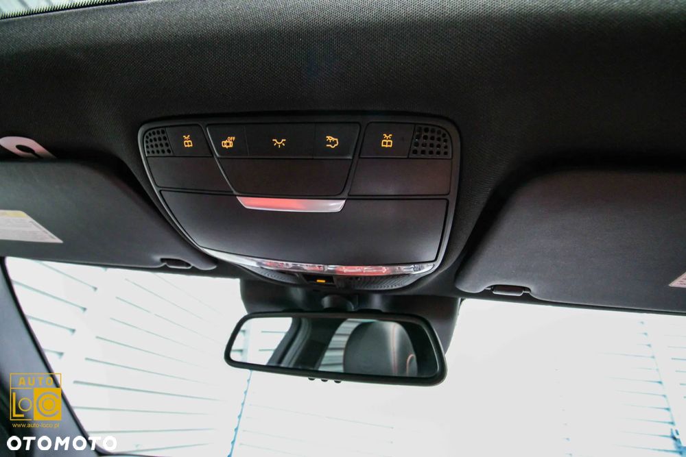 Mercedes-Benz Klasa C AMG 63 S AMG Speedshift 7G-MCT - 36