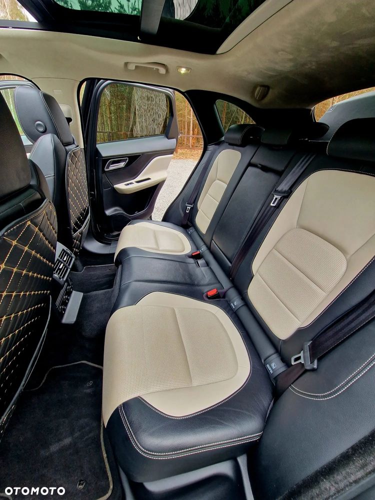 Jaguar F-Pace 2.0 i4D RWD R-Sport - 19