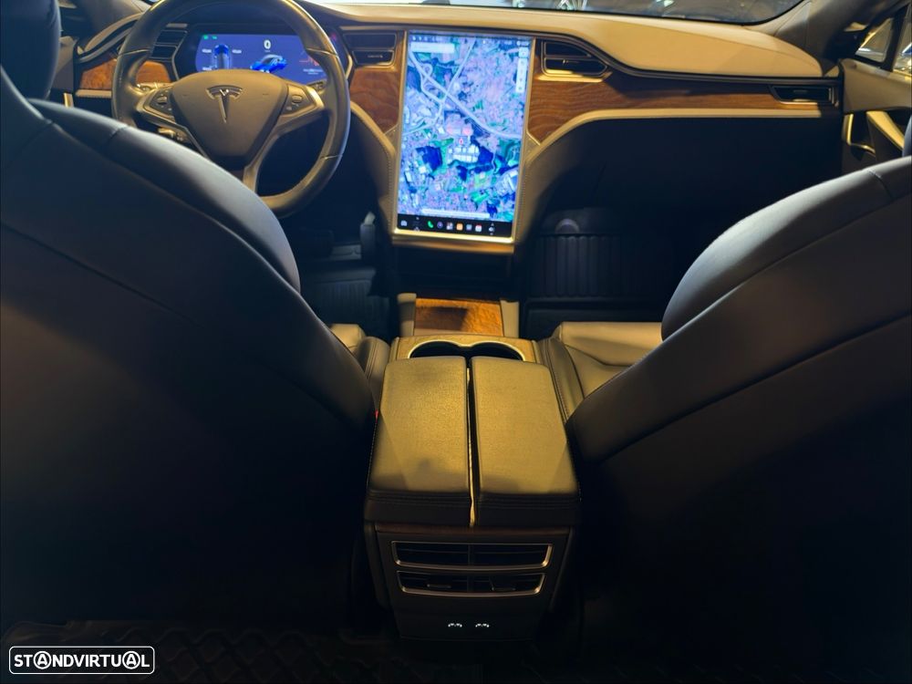 Tesla Model S - 17