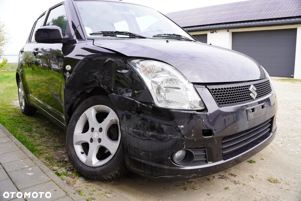 Suzuki Swift 2006 photo 2