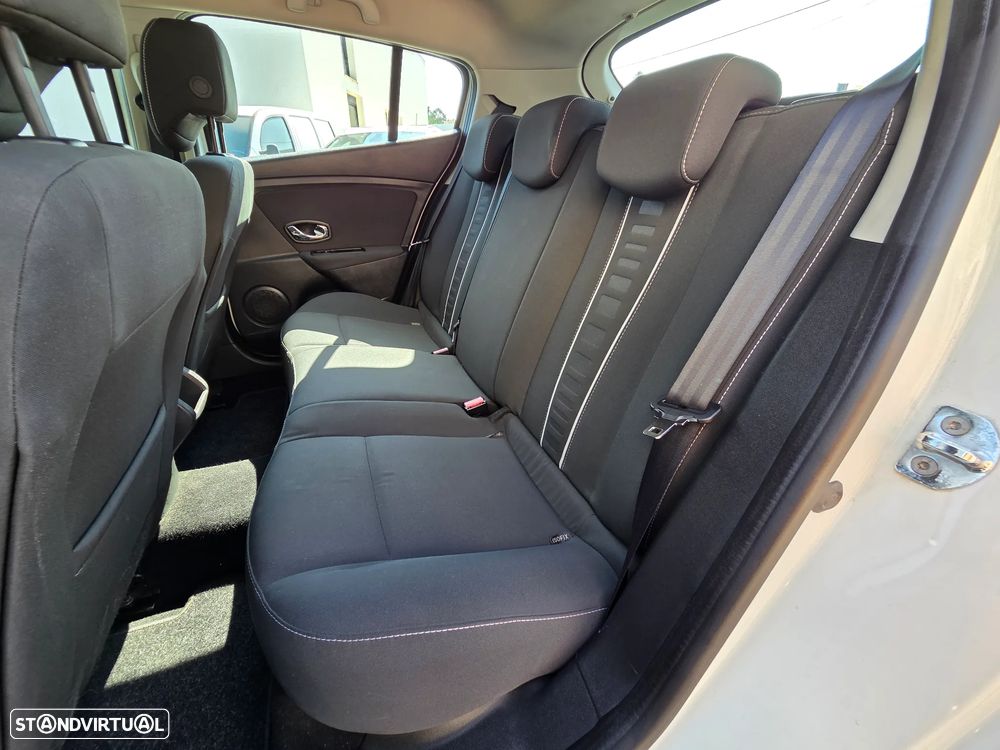 Renault Mégane 1.5 dCi Dynamique - 10