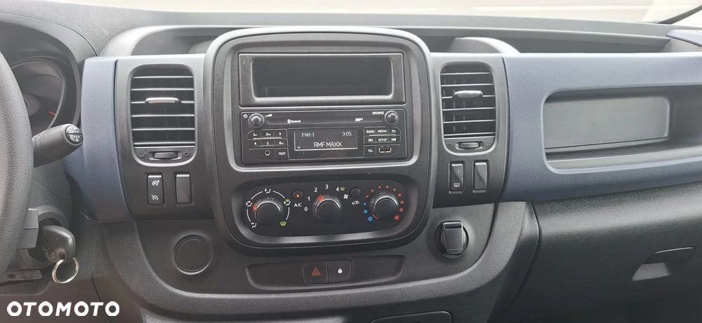 Opel Vivaro - 11