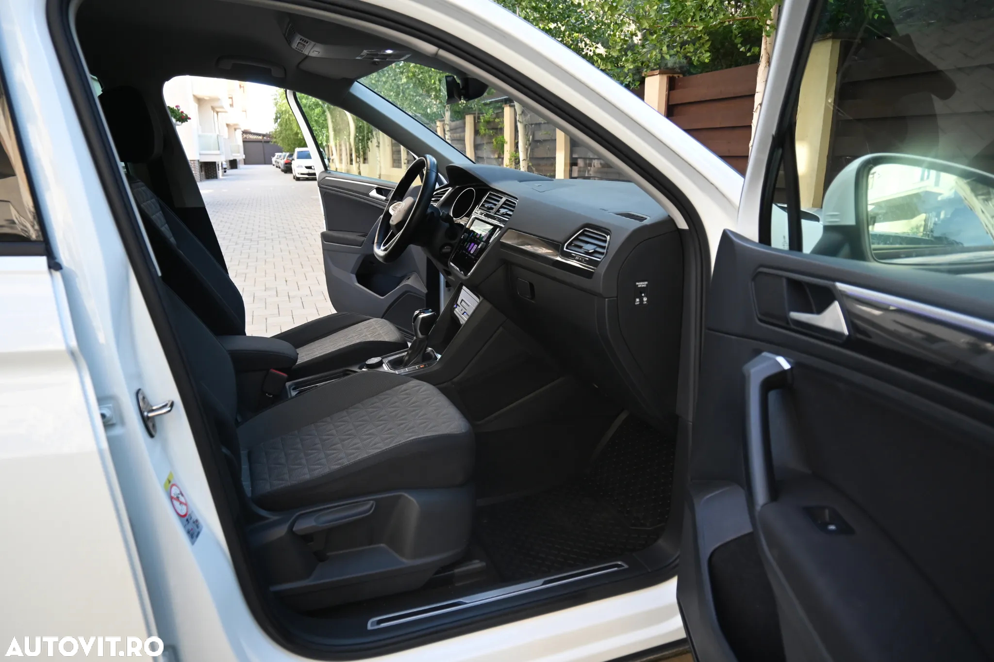 Volkswagen Tiguan 2.0 TDI SCR DSG 4Motion Elegance - 24
