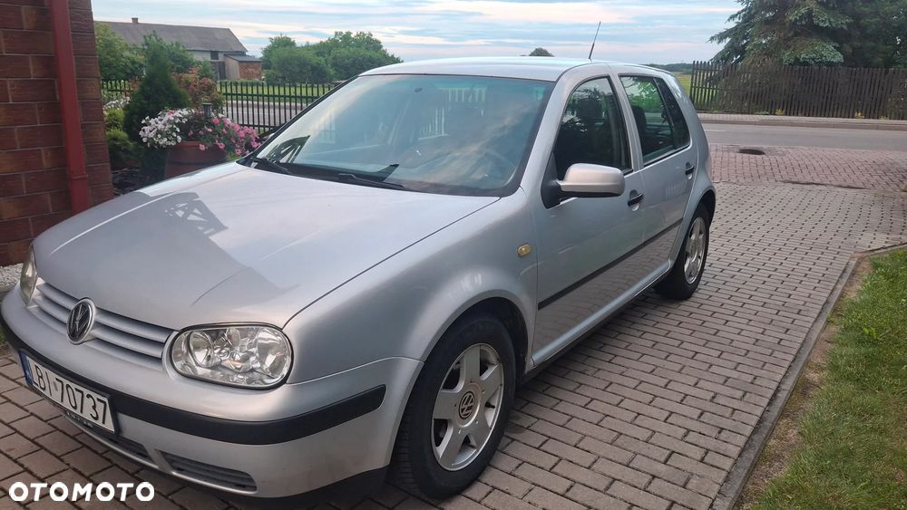 Volkswagen Golf - 2