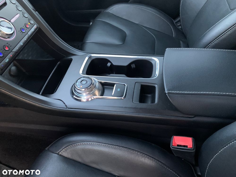 Ford Mondeo 2.0 EcoBoost Titanium - 11