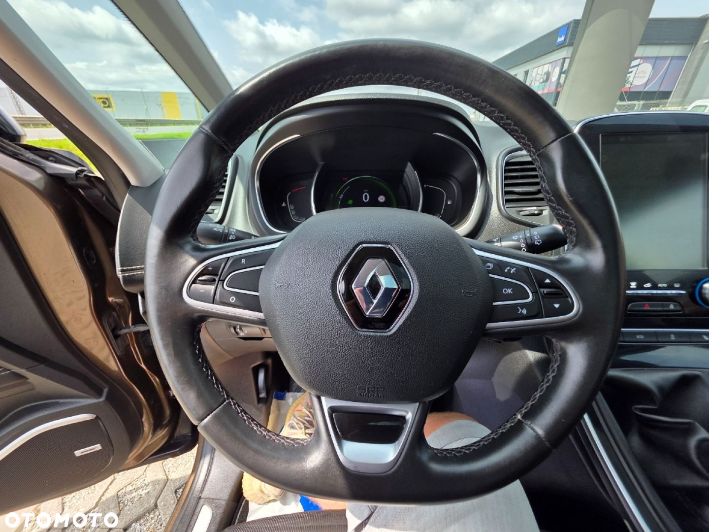 Renault Grand Scenic - 12