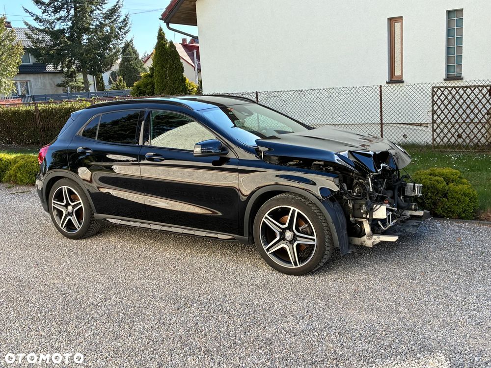 Mercedes-Benz GLA 220 d 4Matic 7G-DCT AMG Line - 3