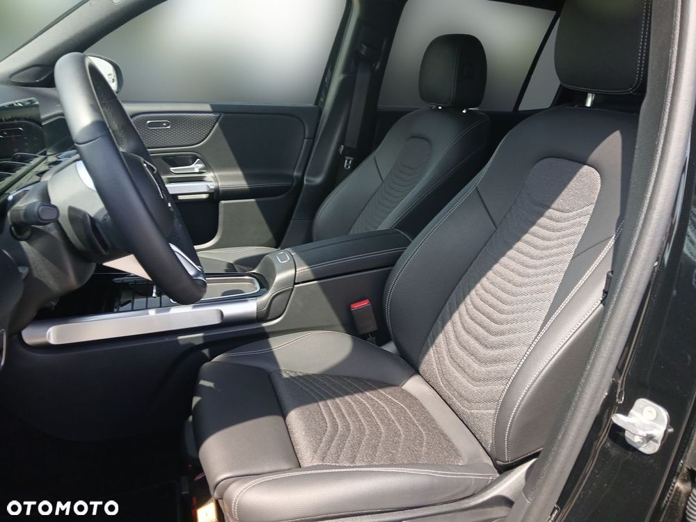 Mercedes-Benz GLB 200 Progressive 7G-DCT - 20
