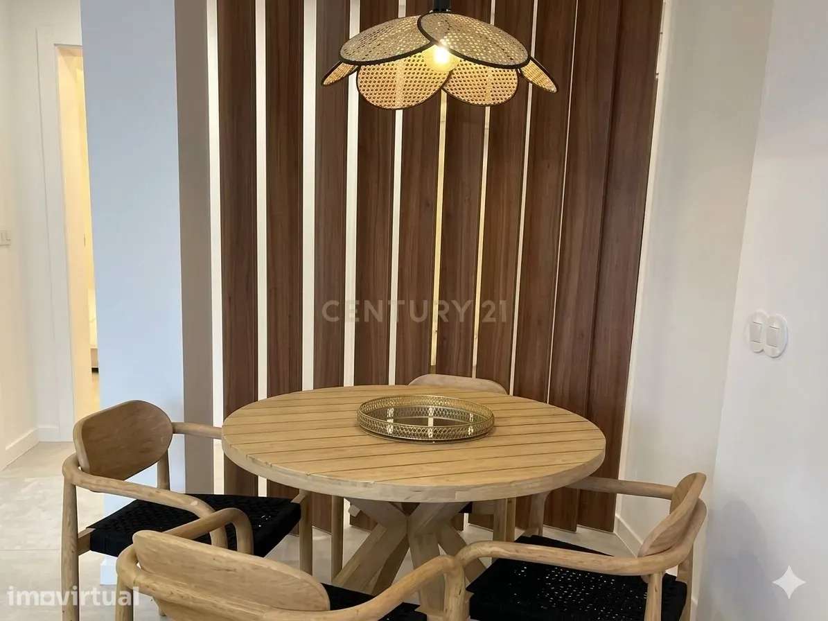 T2 Renovado e Mobilado para Arrendamento em Paço de Arcos - Grande imagem: 3/9