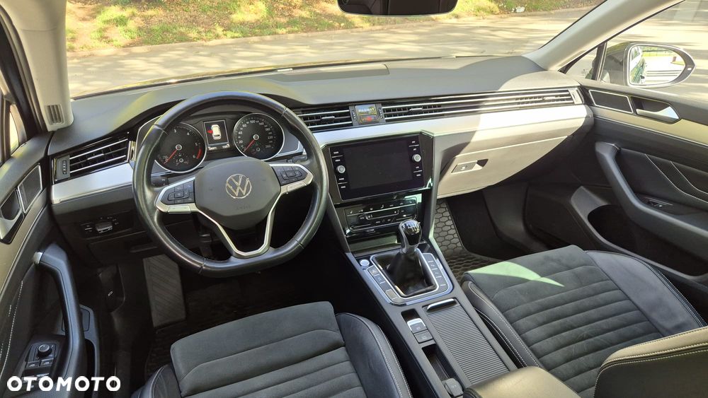 Volkswagen Passat - 24