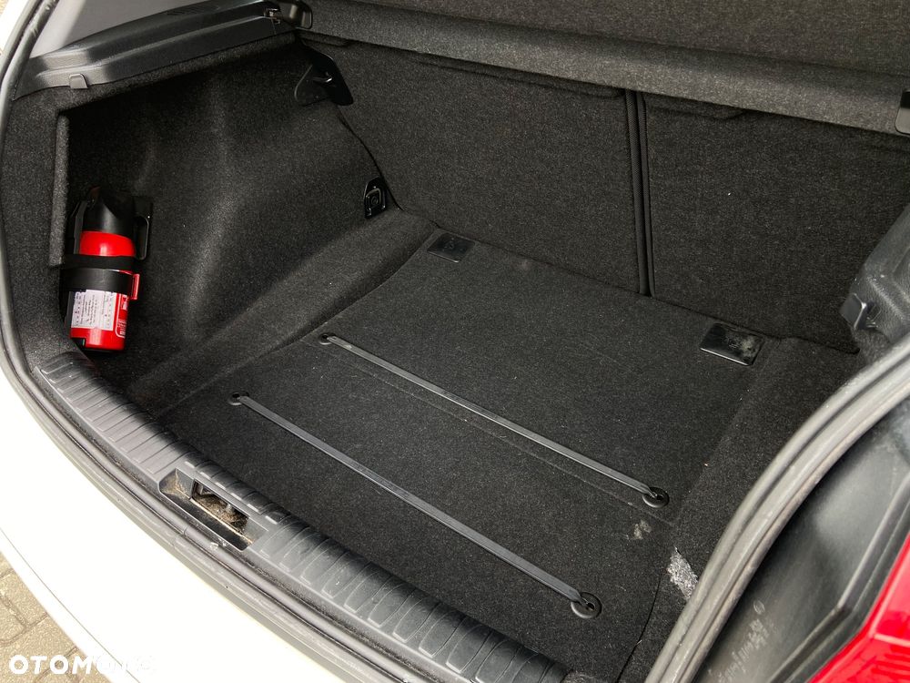 BMW Seria 1 - 32
