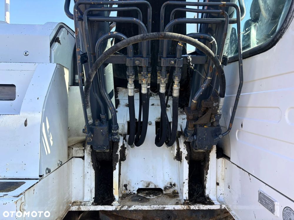 Kobelco NEW HOLLAND KOBELCO E235SR-1ES - 22