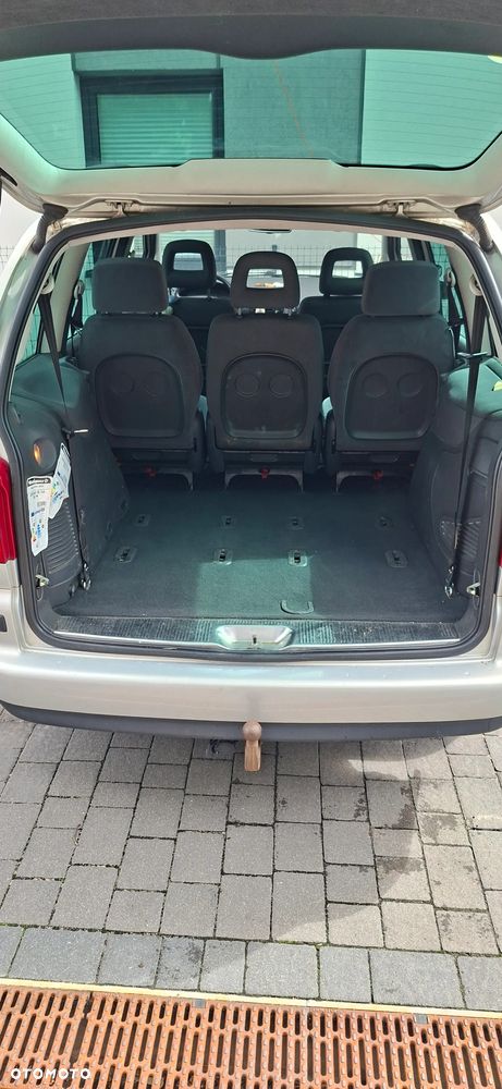 Volkswagen Sharan 1.9 TDI Comfortline - 10