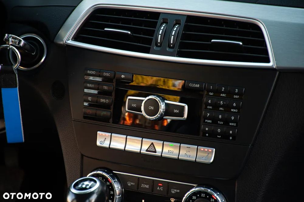 Mercedes-Benz Klasa C 180 T BlueEFFICIENCY Avantgarde - 19