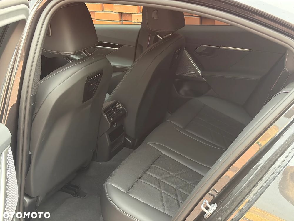 BMW Seria 5 520d xDrive mHEV - 21