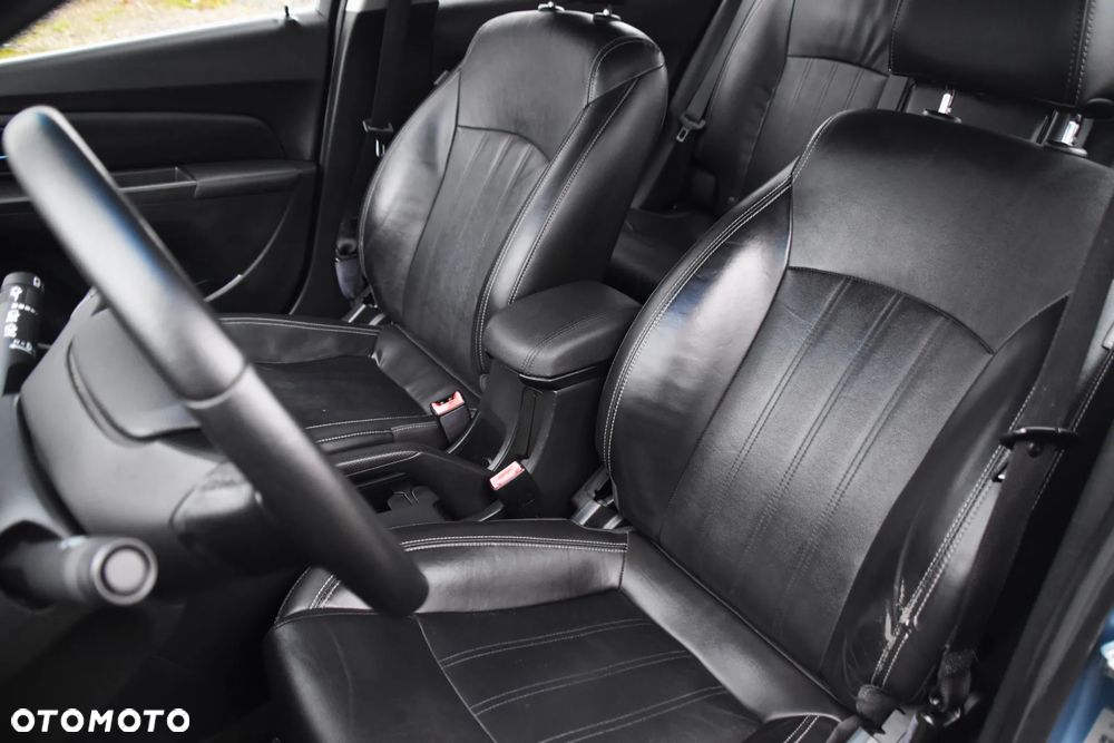 Chevrolet Cruze - 12