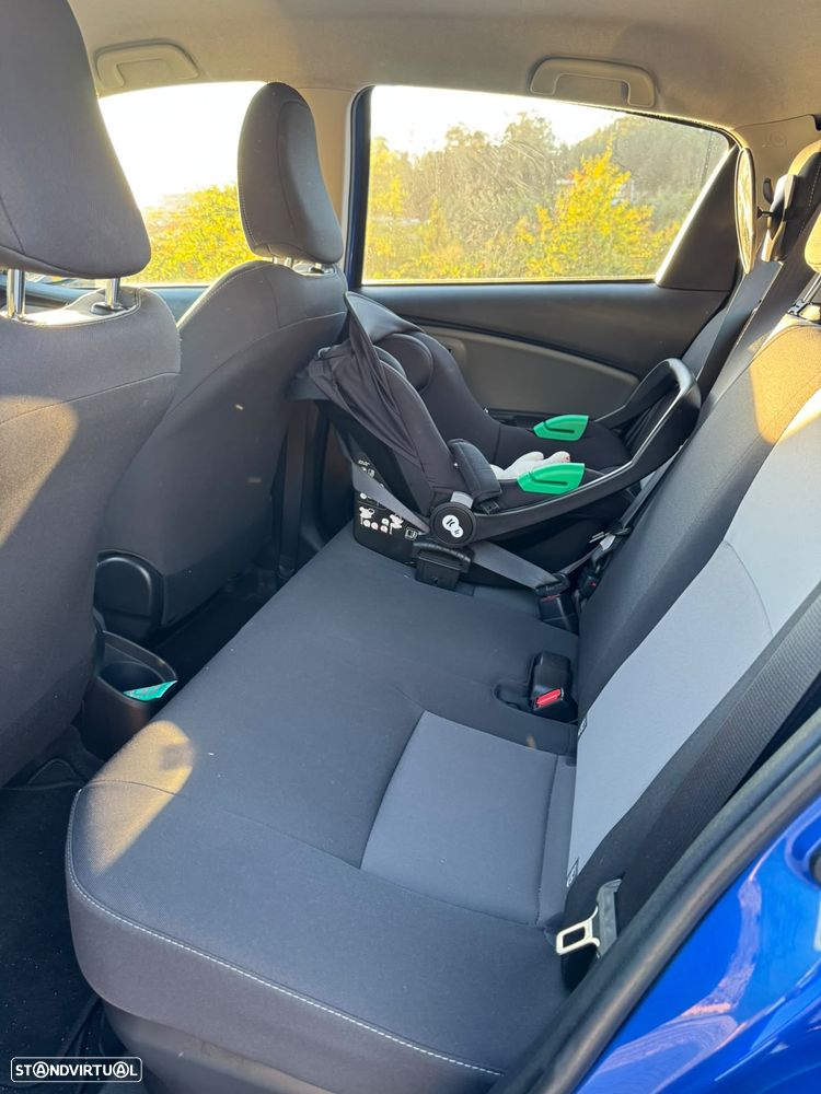 Toyota Yaris 1.5 HSD Comfort - 12