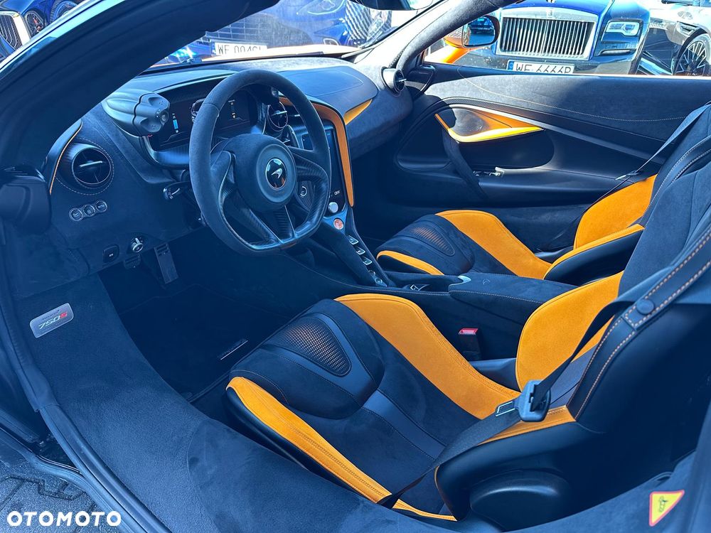 McLaren 750S - 8