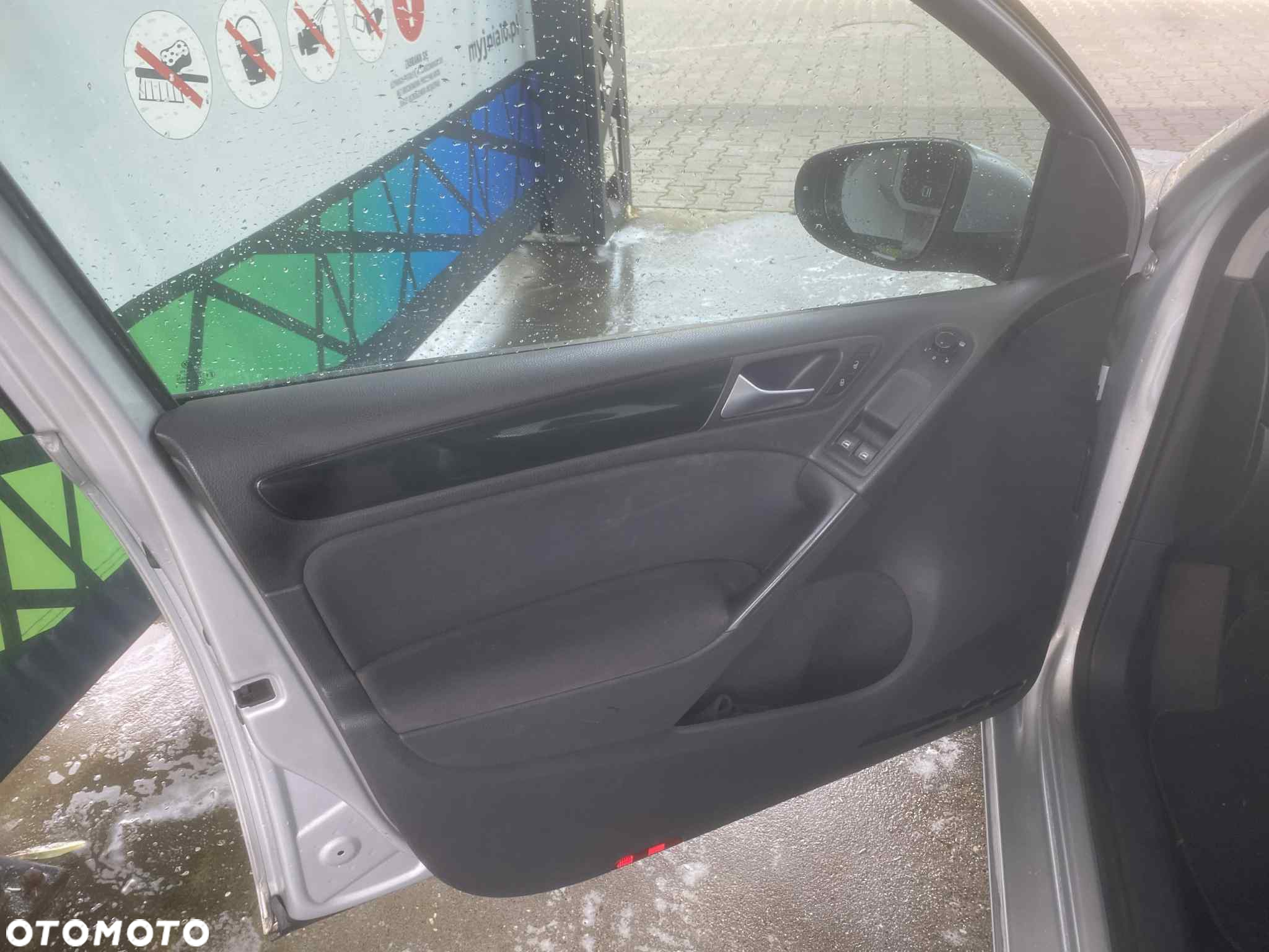 Volkswagen Golf - 17