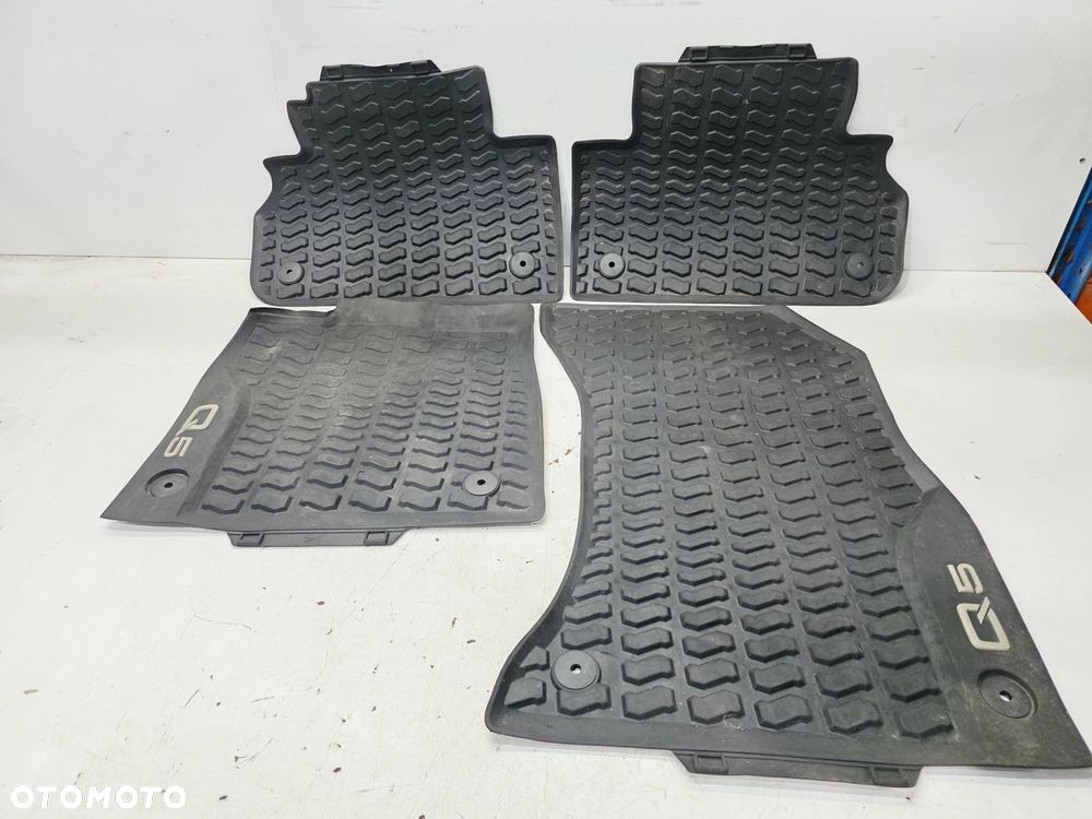 DYWAN DYWANIKI GUMOWE KOMPLET AUDI Q5 FY 80A061511 80B061501 - 1