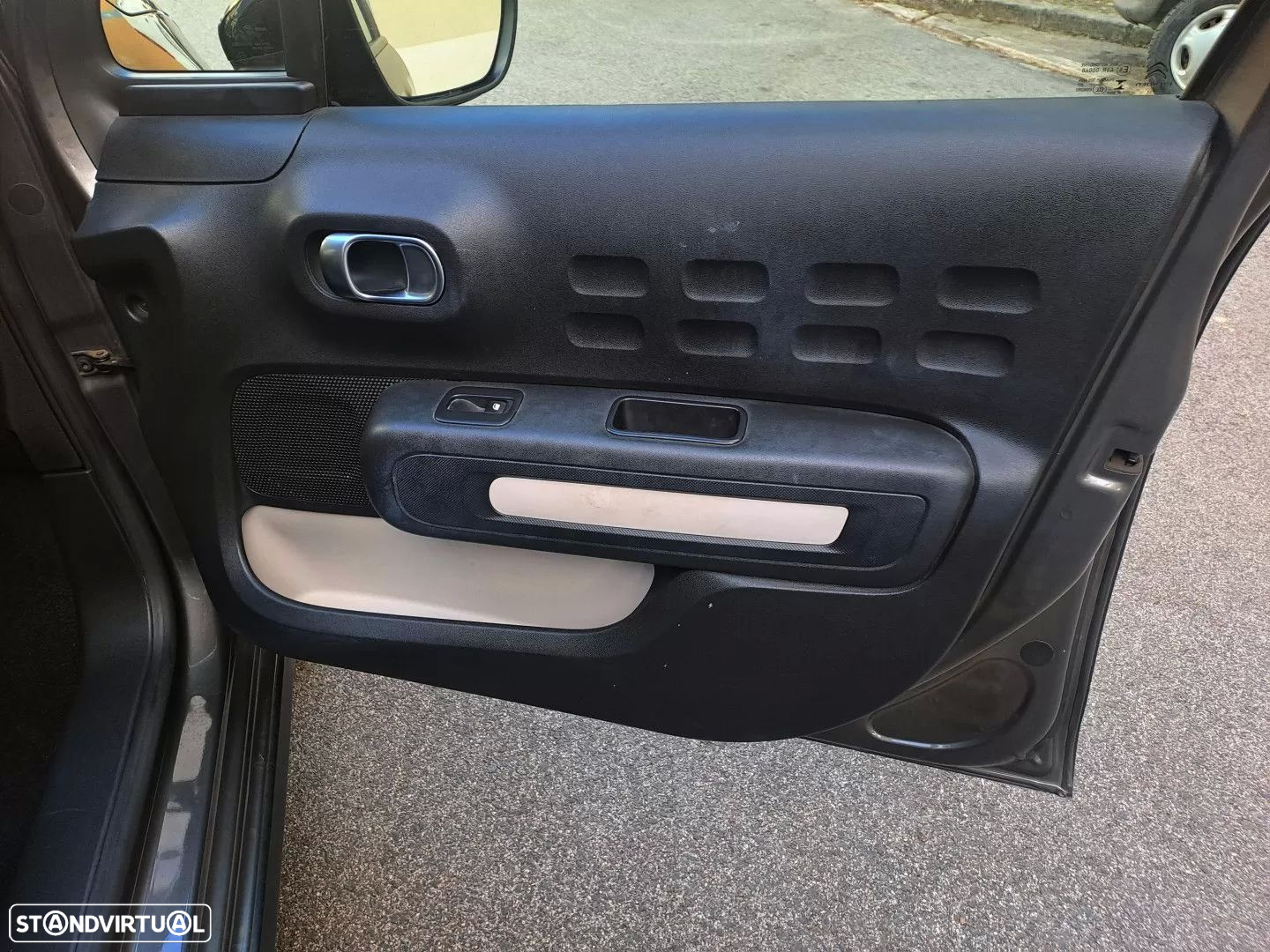 Citroën C3 1.2 PureTech Shine - 26
