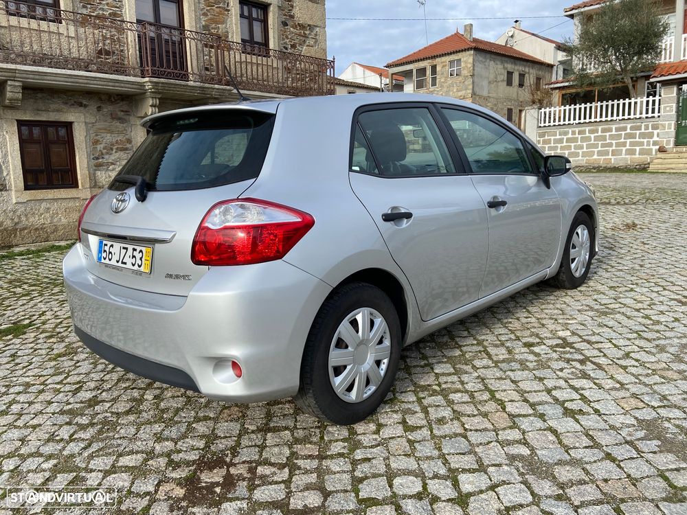 Toyota Auris 1.4 D-4D Exclusive - 5