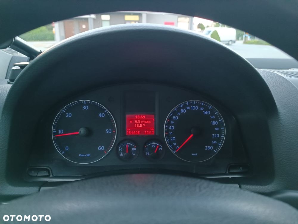 Volkswagen Golf 2.0 TDI Comfortline - 13