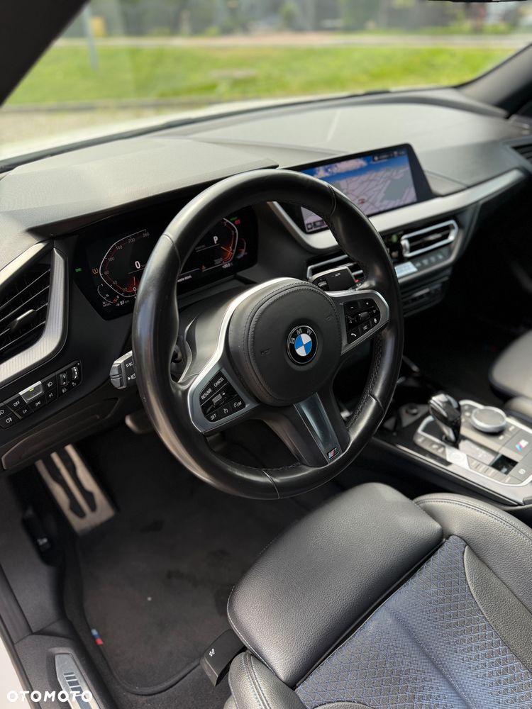 BMW Seria 2 218d - 13