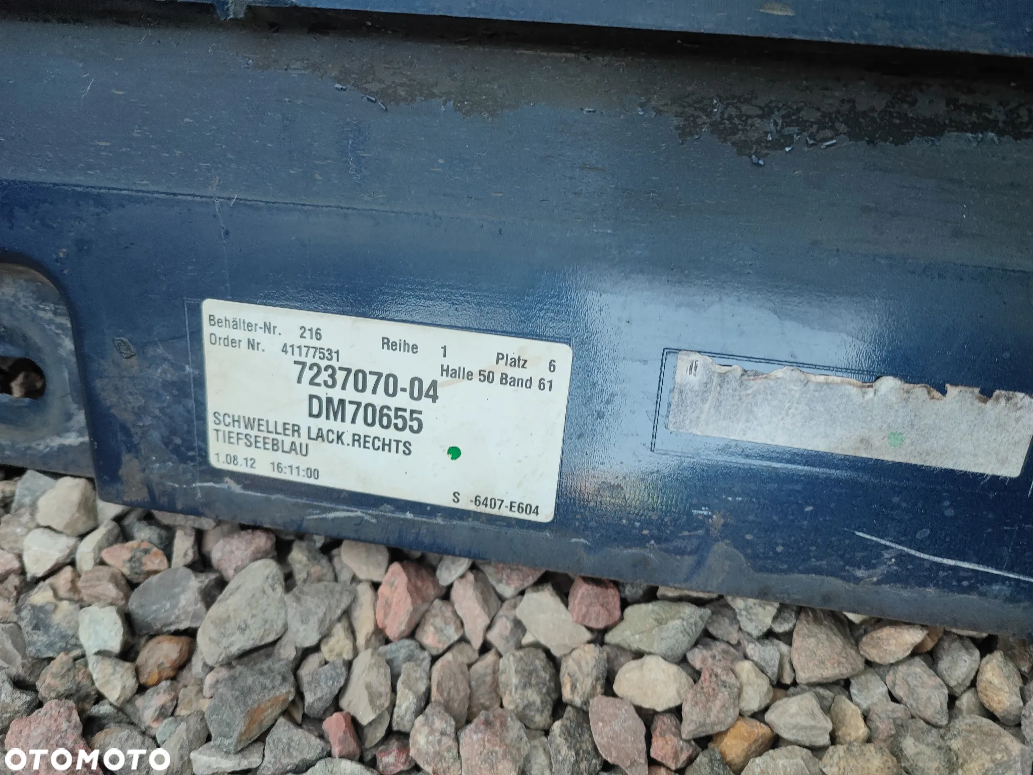 BMW F11 / F10 / F11N / F10N ORYGINALNE NAKŁADKI NA PROGI LEWA / PRAWA W KOLORZE  TIEFSEEBLAU METALLIC O KODZIE LAKIERU A76 O NR.  51 77 7 262 663 / 51 77 7 262 664 OEM W DOBRYM STANIE - 24