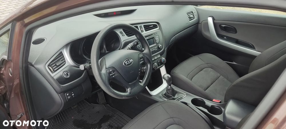 Kia Ceed 1.4 CVVT Attract Plus - 10
