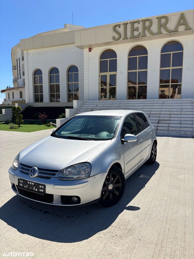 Volkswagen Golf - 1