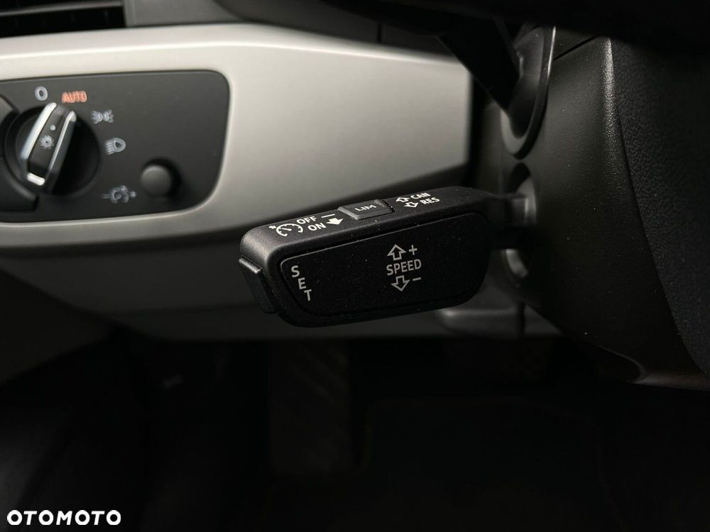 Audi A4 Limousine - 23
