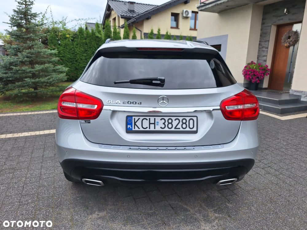 Mercedes-Benz GLA 200 d - 6
