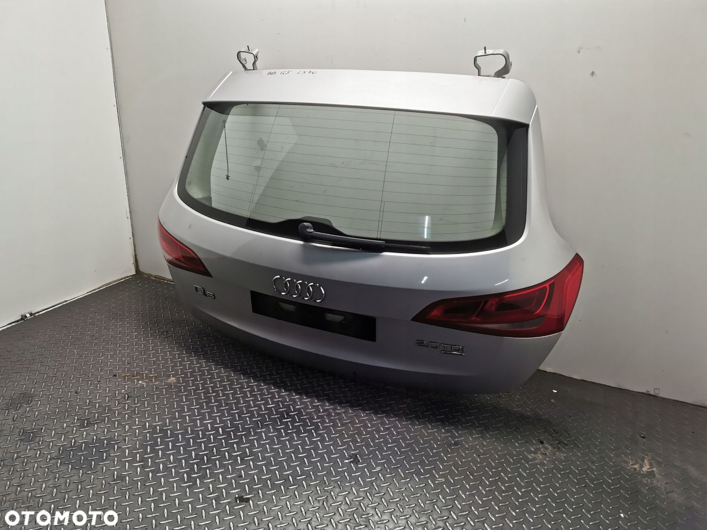 KLAPA BAGAŻNIKA TYŁ AUDI Q5 8R0 2008- LX7W - 3