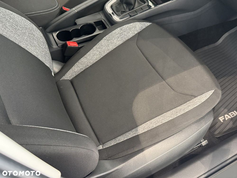 Skoda Fabia 1.0 Essence - 17