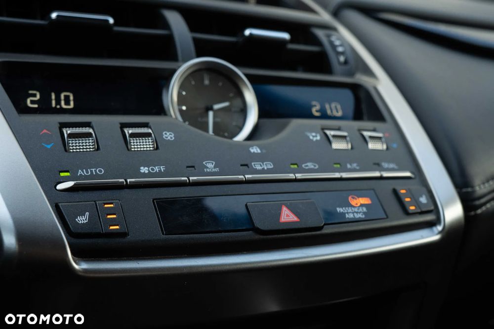 Lexus NX 300h Business Edition AWD - 22