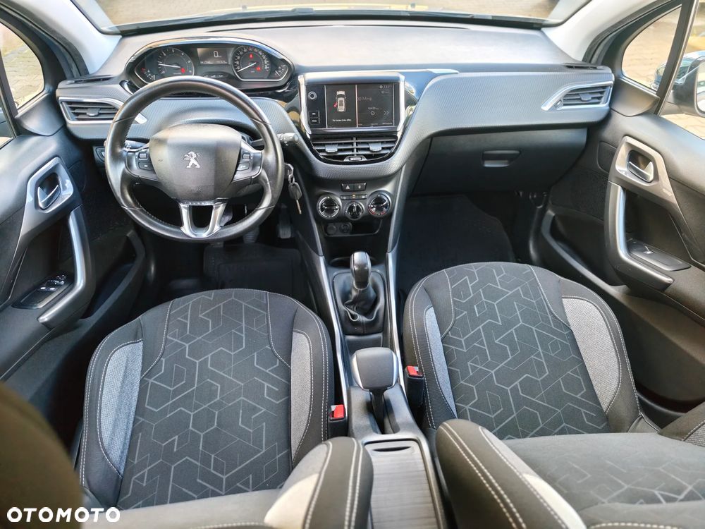 Peugeot 2008 1.6 BlueHDi Style - 27