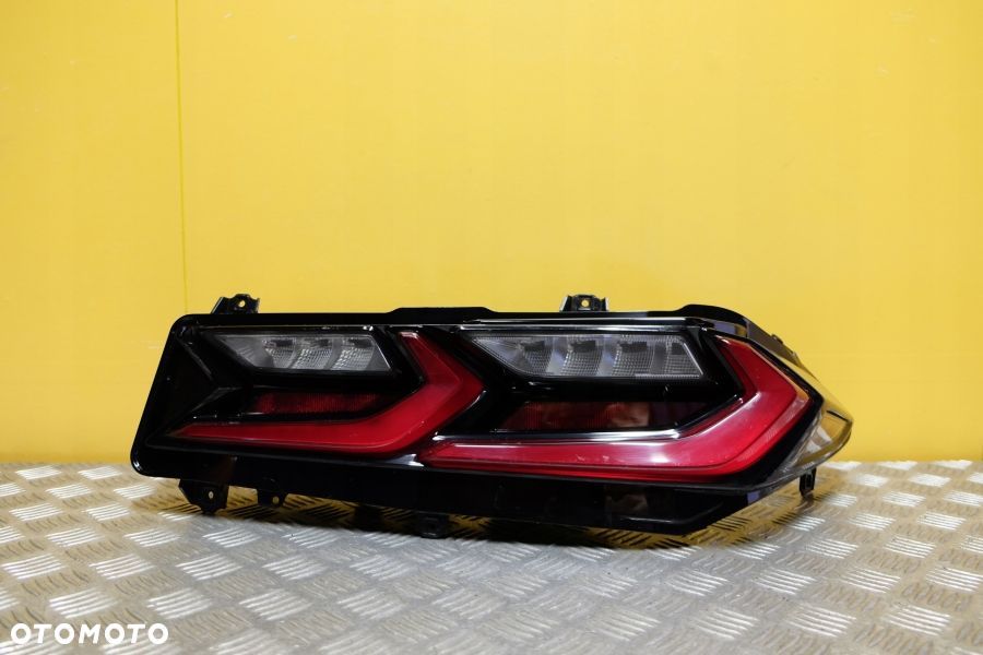 CHEVROLET CORVETTE C8 2019- LAMPA TYŁ PRAWA LED USA - 1