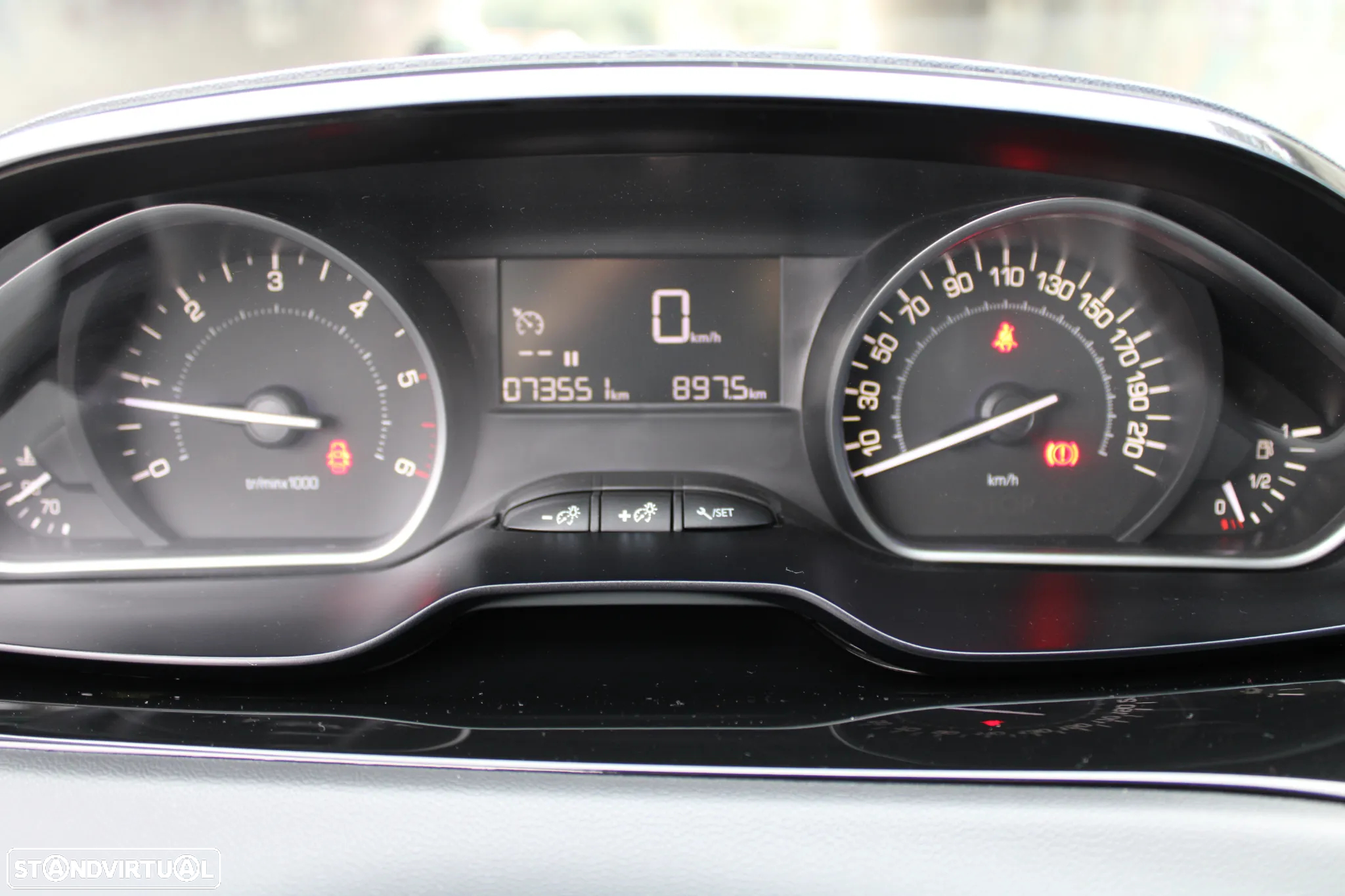 Peugeot 208 1.5 BlueHDi Signature - 20