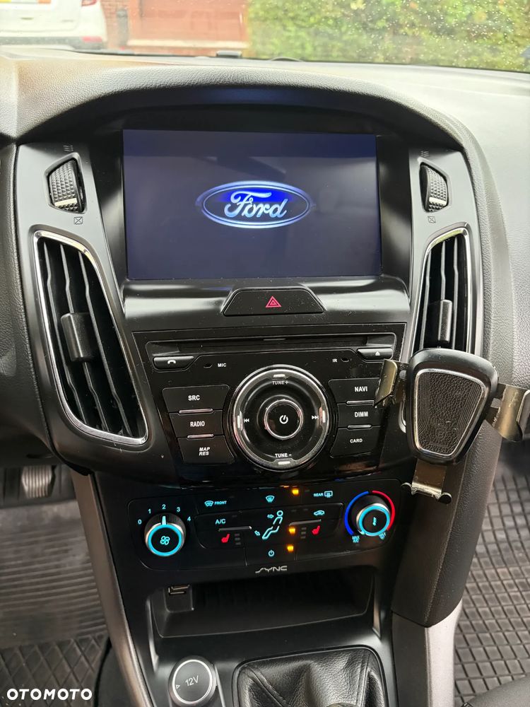 Ford Focus 1.6 SYNC Edition - 22