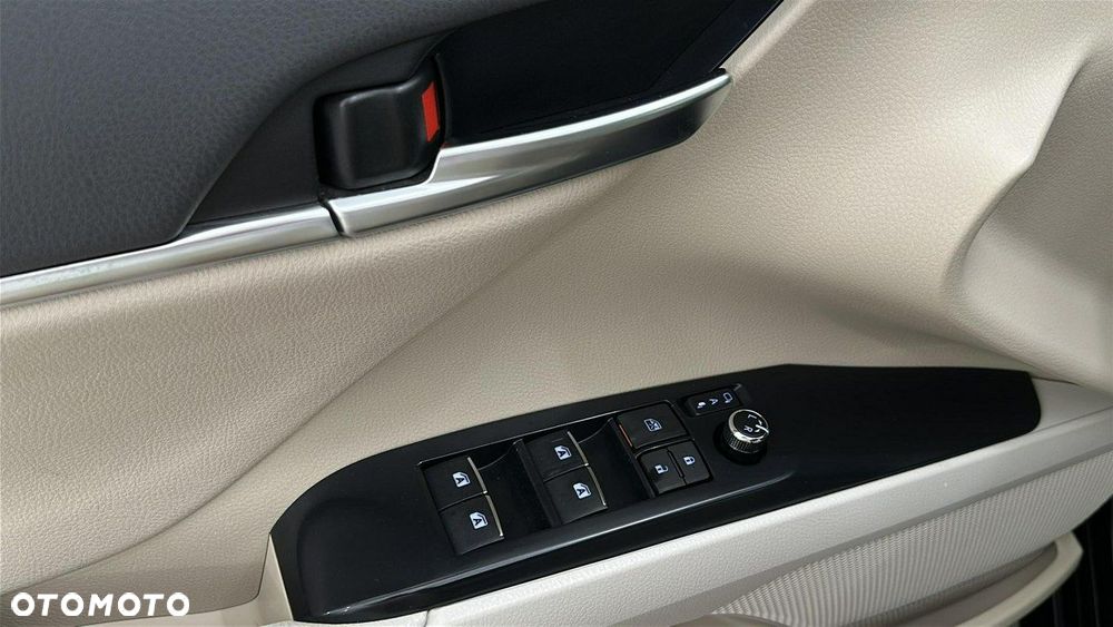 Toyota Camry - 13