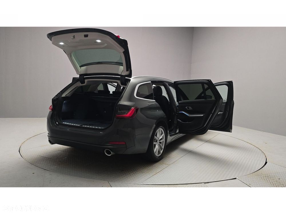 BMW Seria 3 - 12