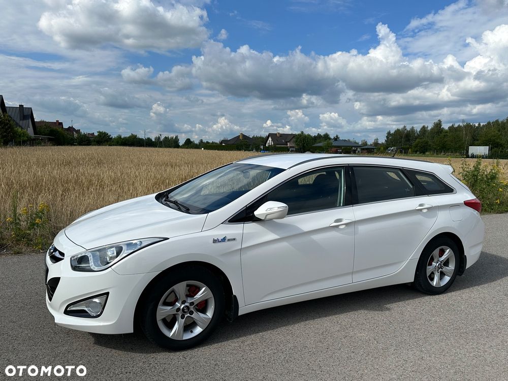 Hyundai i40 Kombi blue 1.6 Family - 4