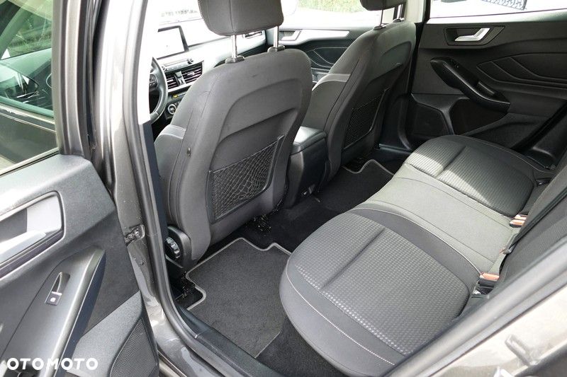 Ford Focus - 30