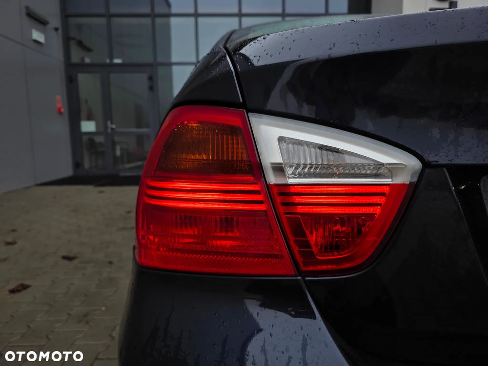 BMW Seria 3 318i - 17