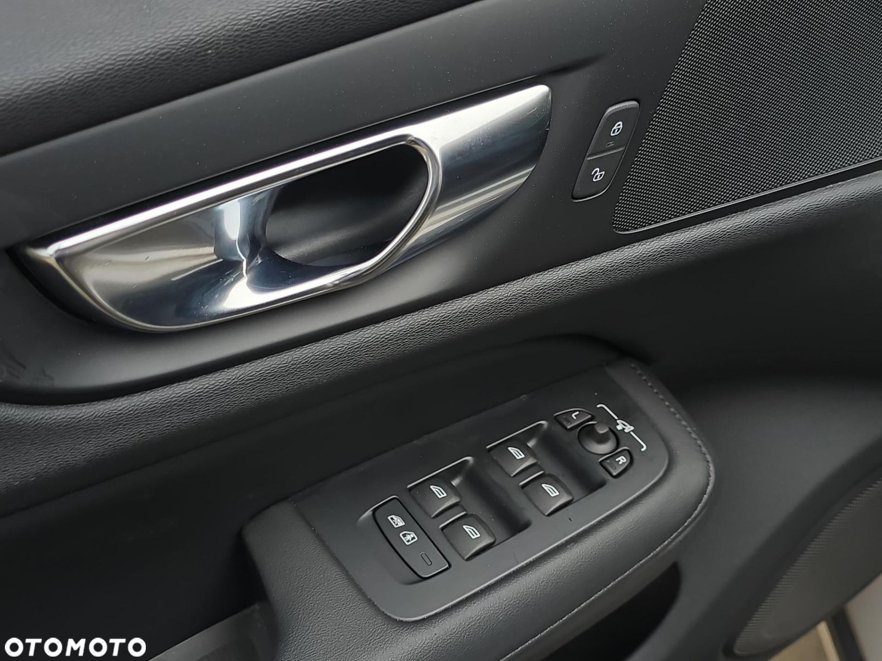 Volvo V60 B4 D Core - 21