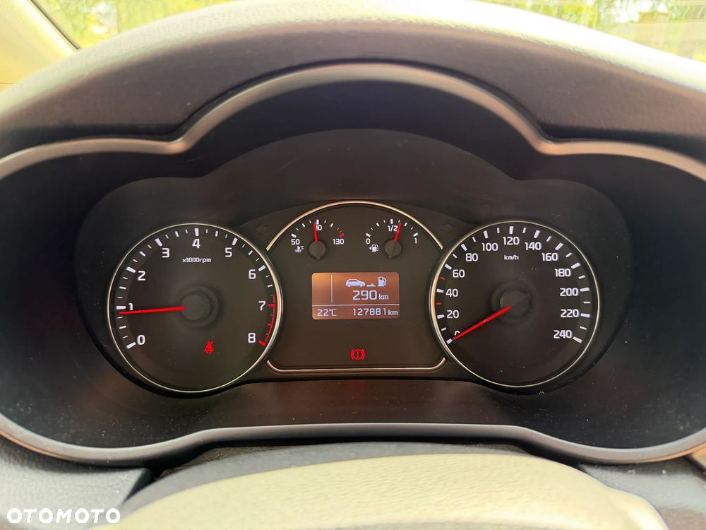 Kia Carens - 22